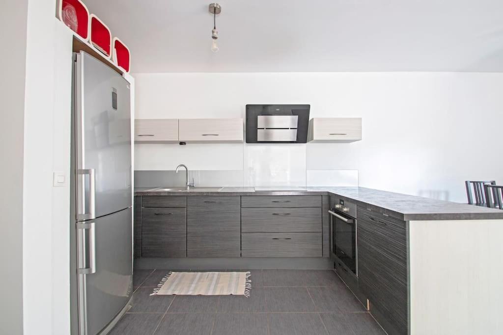 Appartement Le P'tit Rimbaud, 6 Pers, parking privé, jardin,wifi à Montpellier Extérieur photo